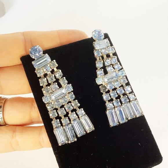 Vintage Rhinestones Clip On Dangles Earrings Light Blue Silver Tone Long Drops - Picture 2 of 4